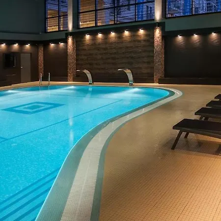 Cozy Luxury Quiet Pool Gym 아파트 크라쿠프